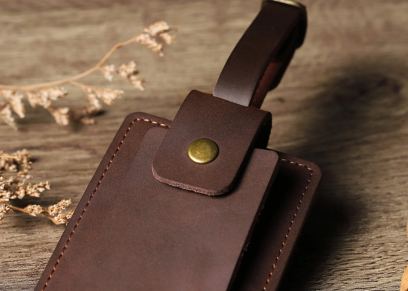 Customisable Leather Luggage Tag - Image 8
